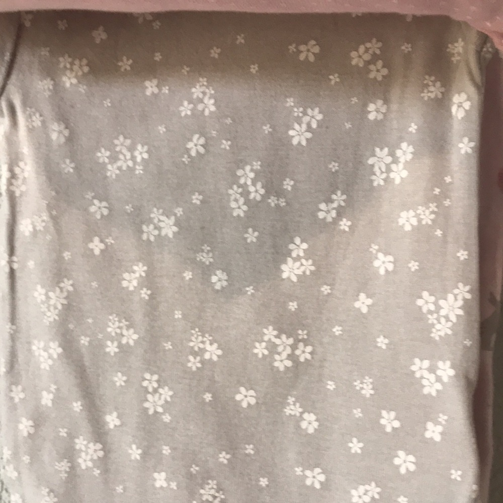 Carter’s Onsie Bundle - Picture 6 of 8